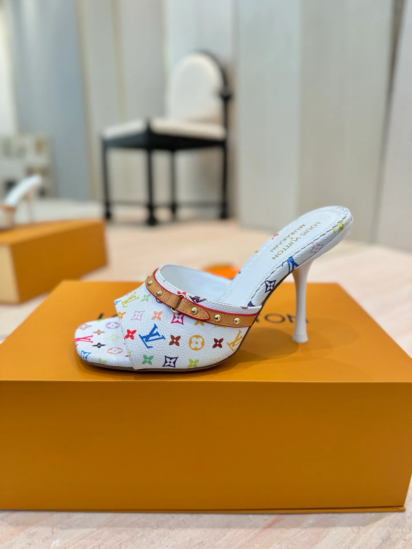 👟👟Ex-factory price 600👟👟 (top version) louis vuitton LV Louis Vuitton 25/Spring and Summer The latest Mary Jane shoes are simple and exquisite, full of high-end, showing elegance~ They look great on the feet and are full of summer shoes💯Awesome ✅Upper: 3D printed cowhide ✅Inner lining: Sheepskin lining, ✅Outsole: Genuine leather outsole imported from Italy ✅Size: 35-41 (40 to 41 customized, non-returnable) ✅Packaging: full set of packaging